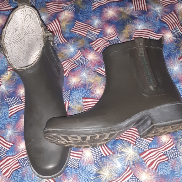 WATERPROOF SHORT RUBBER BOOTS - Picture 2 of 3